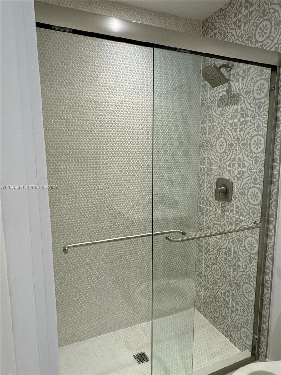 951 E 32nd St, Hialeah, FL 33013 photo 2