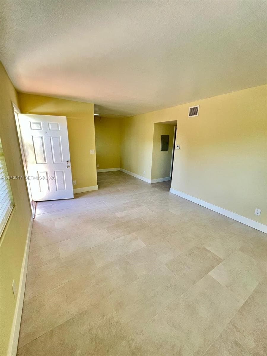 2301 NE 6th Ave # 204, Wilton Manors, FL 33305