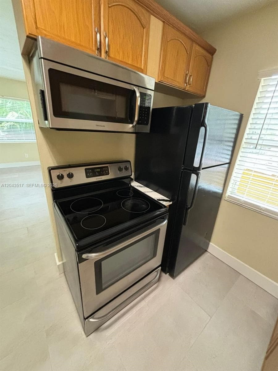 2301 NE 6th Ave # 204, Wilton Manors, FL 33305 photo 5