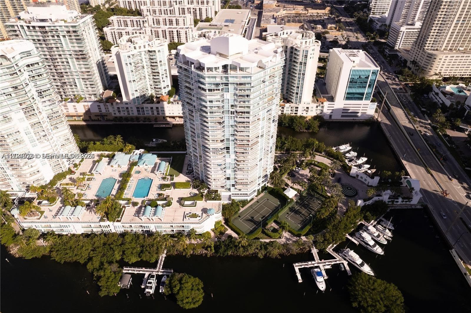 16400 Collins Ave # 942, Sunny Isles Beach, FL 33160 photo 3