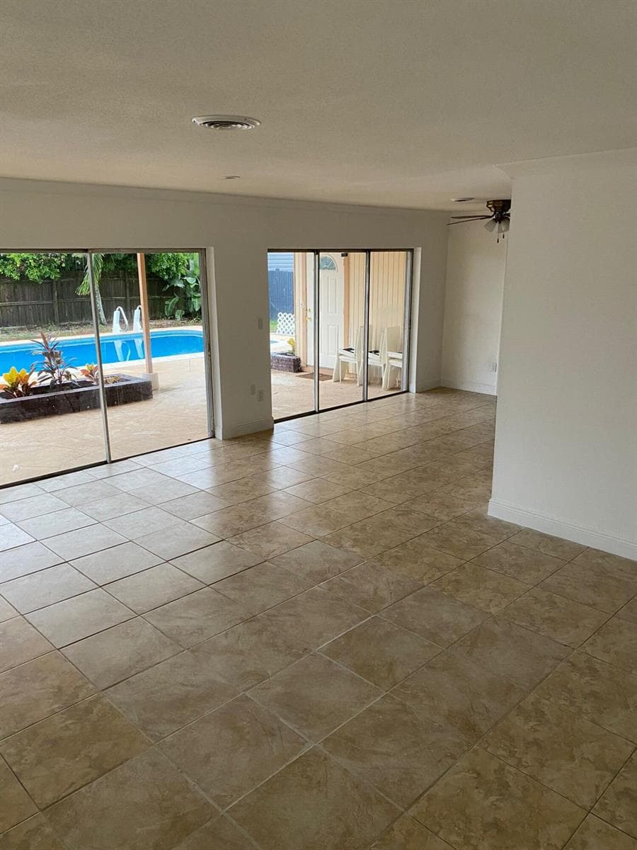 18 Andros Road, Palm Springs, FL 33461 photo 2