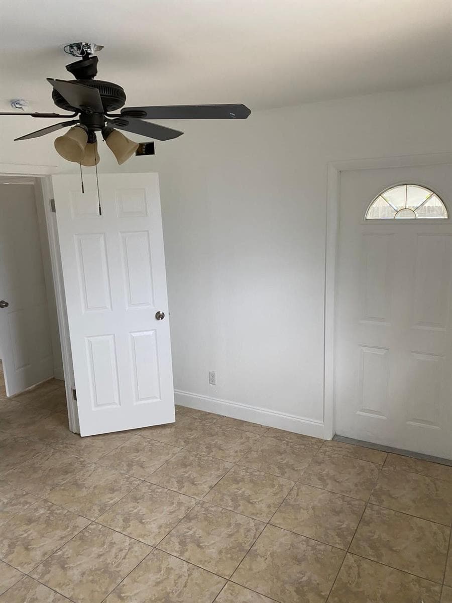 18 Andros Road, Palm Springs, FL 33461 photo 5