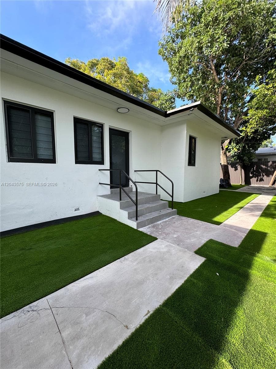 5521 NW 1st Ave # 4, Miami, FL 33127
