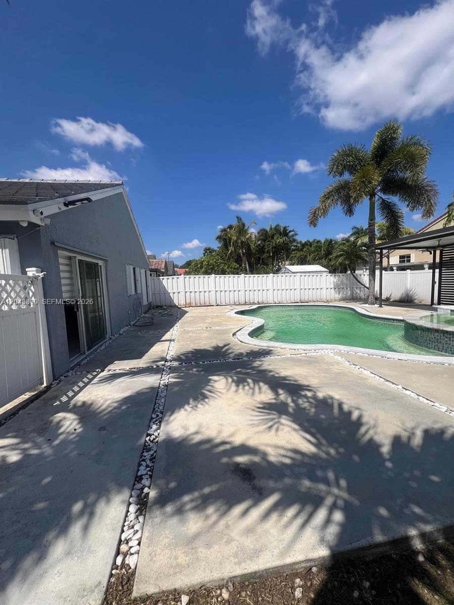19227 NW 22nd St, Pembroke Pines, FL 33029 photo 2