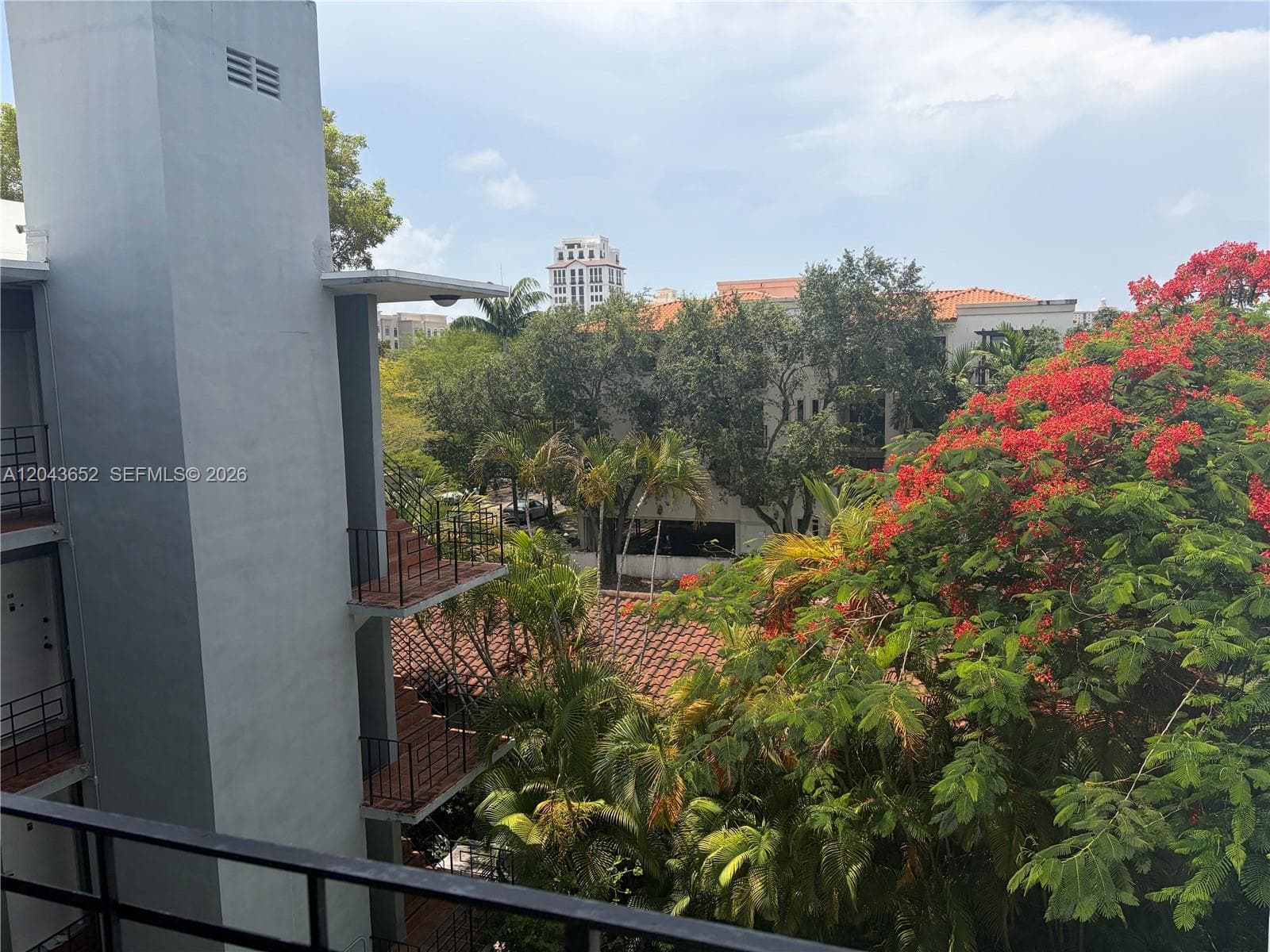 820 Salzedo St # 405, Coral Gables, FL 33134 photo 2
