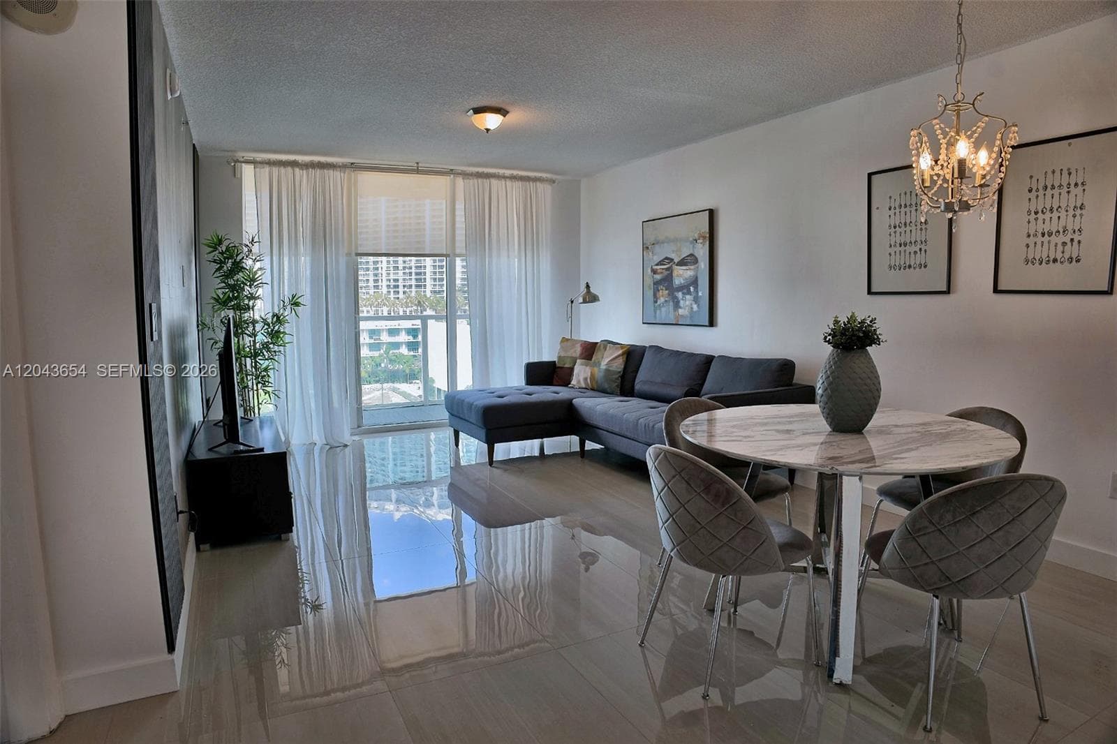 31 SE 5th # 1203, Miami, FL 33131