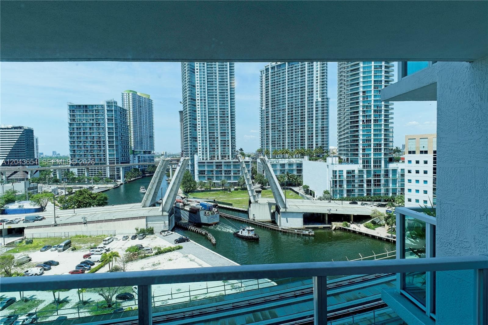 31 SE 5th # 1203, Miami, FL 33131 photo 4