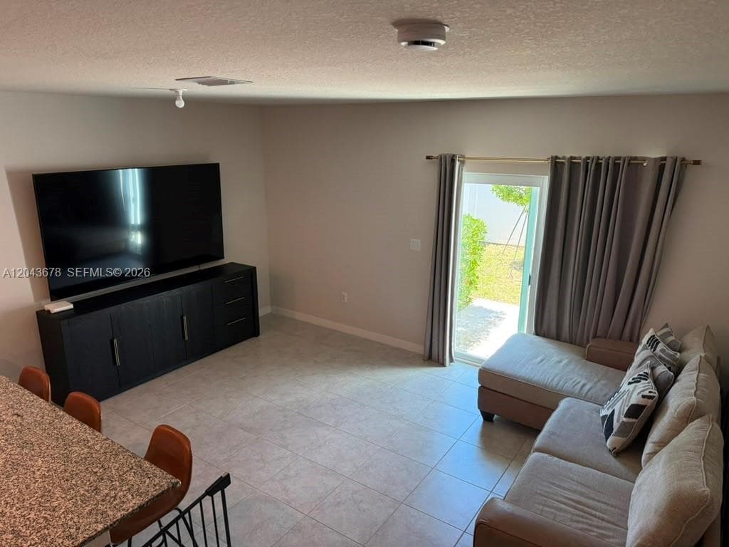 1057 NW 5th St # 1057, Florida City, FL 33034 photo 3