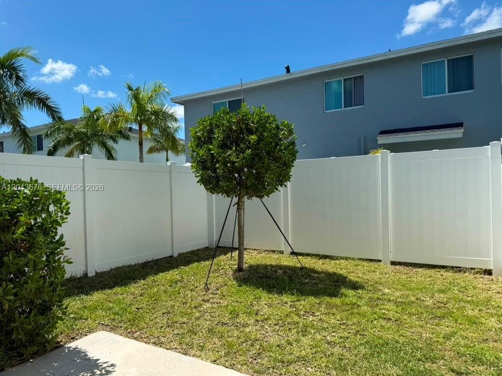 1057 NW 5th St # 1057, Florida City, FL 33034 photo 5