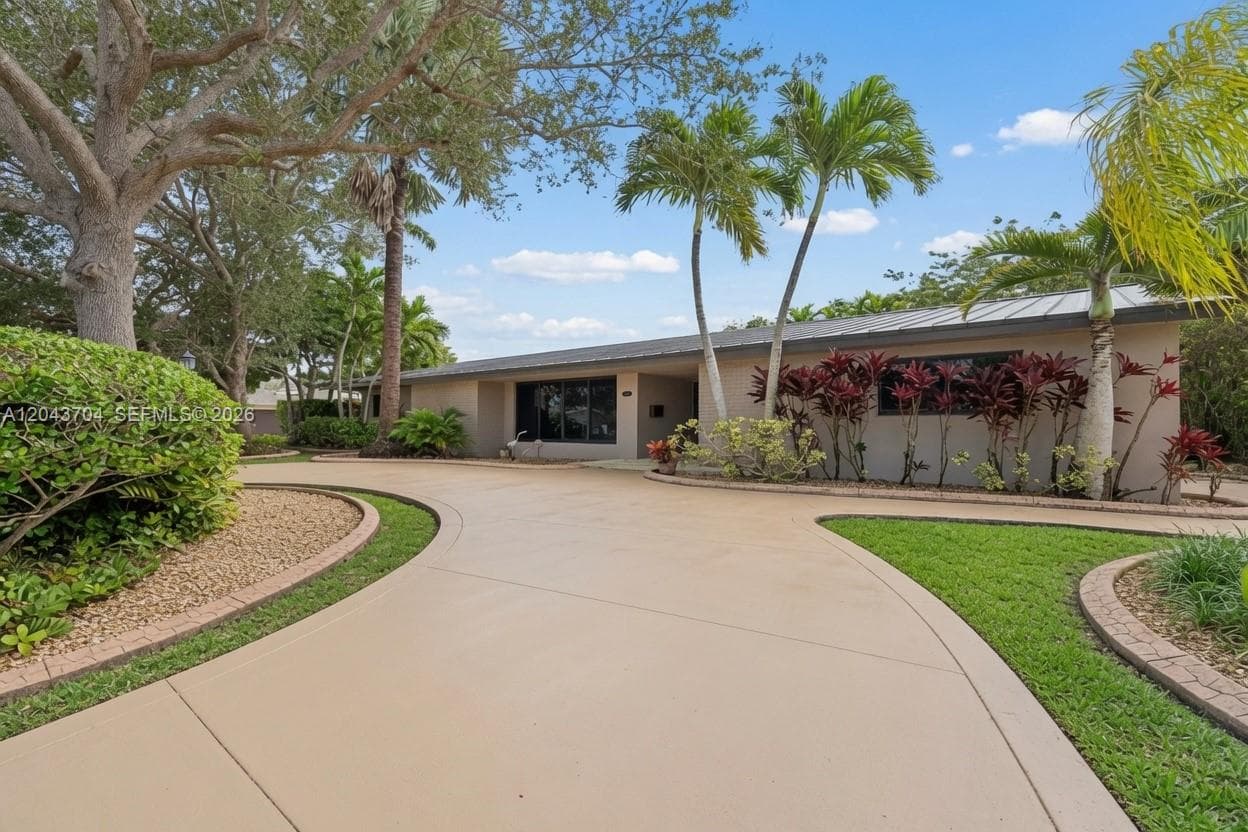 7430 SW 142nd Ter, Palmetto Bay, FL 33158