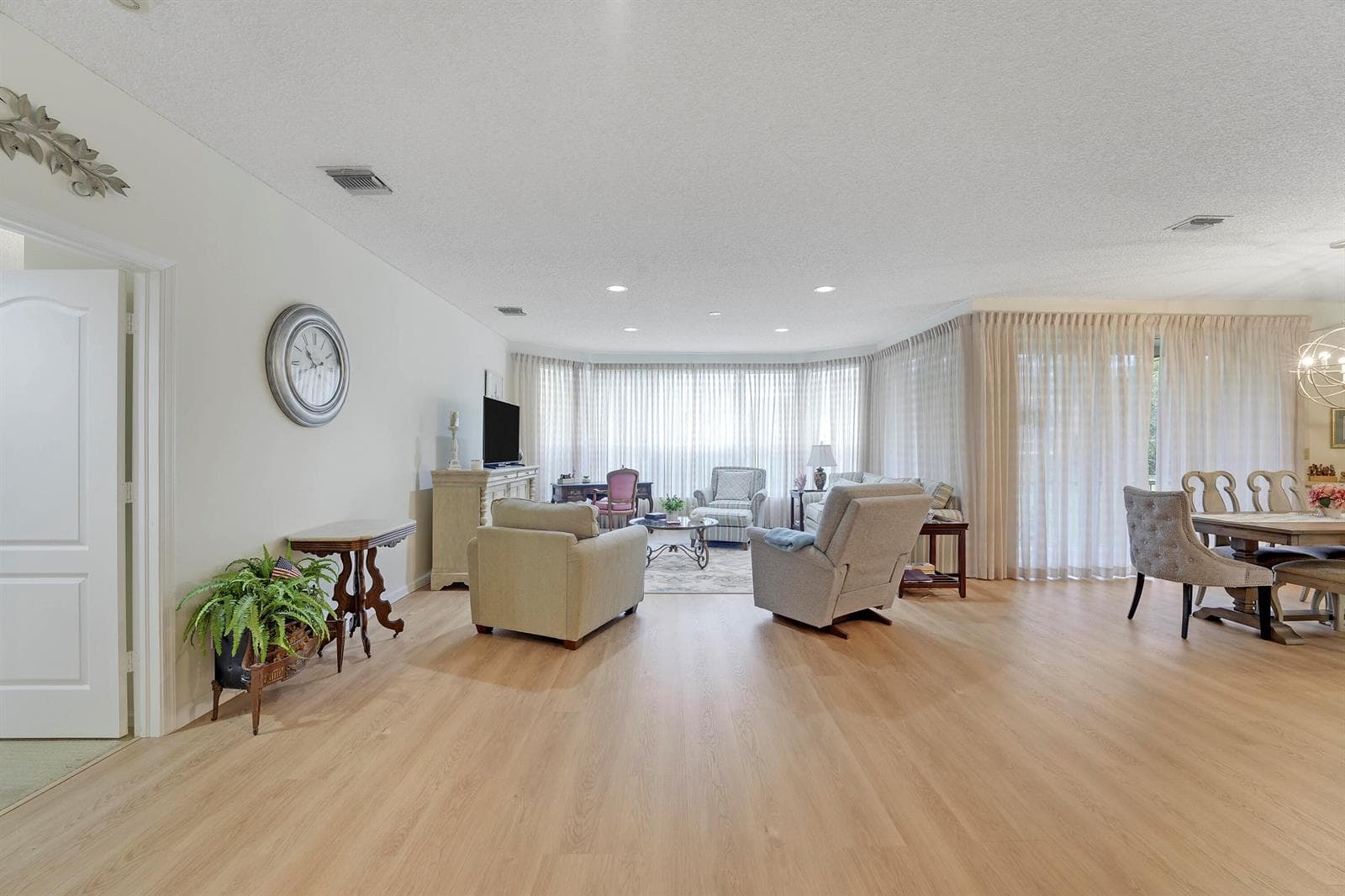 110 Legendary Circle, Palm Beach Gardens, FL 33418 photo 3