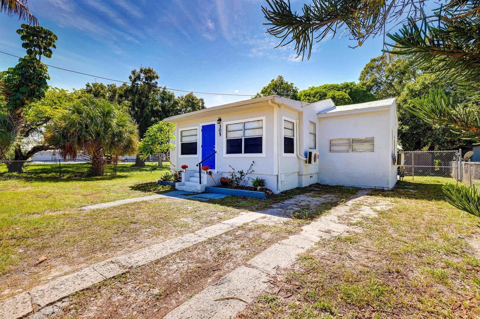 305 N 13th Street, Fort Pierce, FL 34950 photo 2