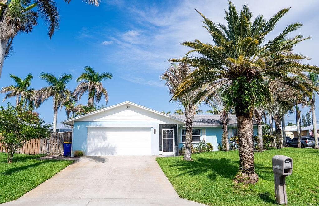 2445 NE 16th Court, Jensen Beach, FL 34957 photo 2