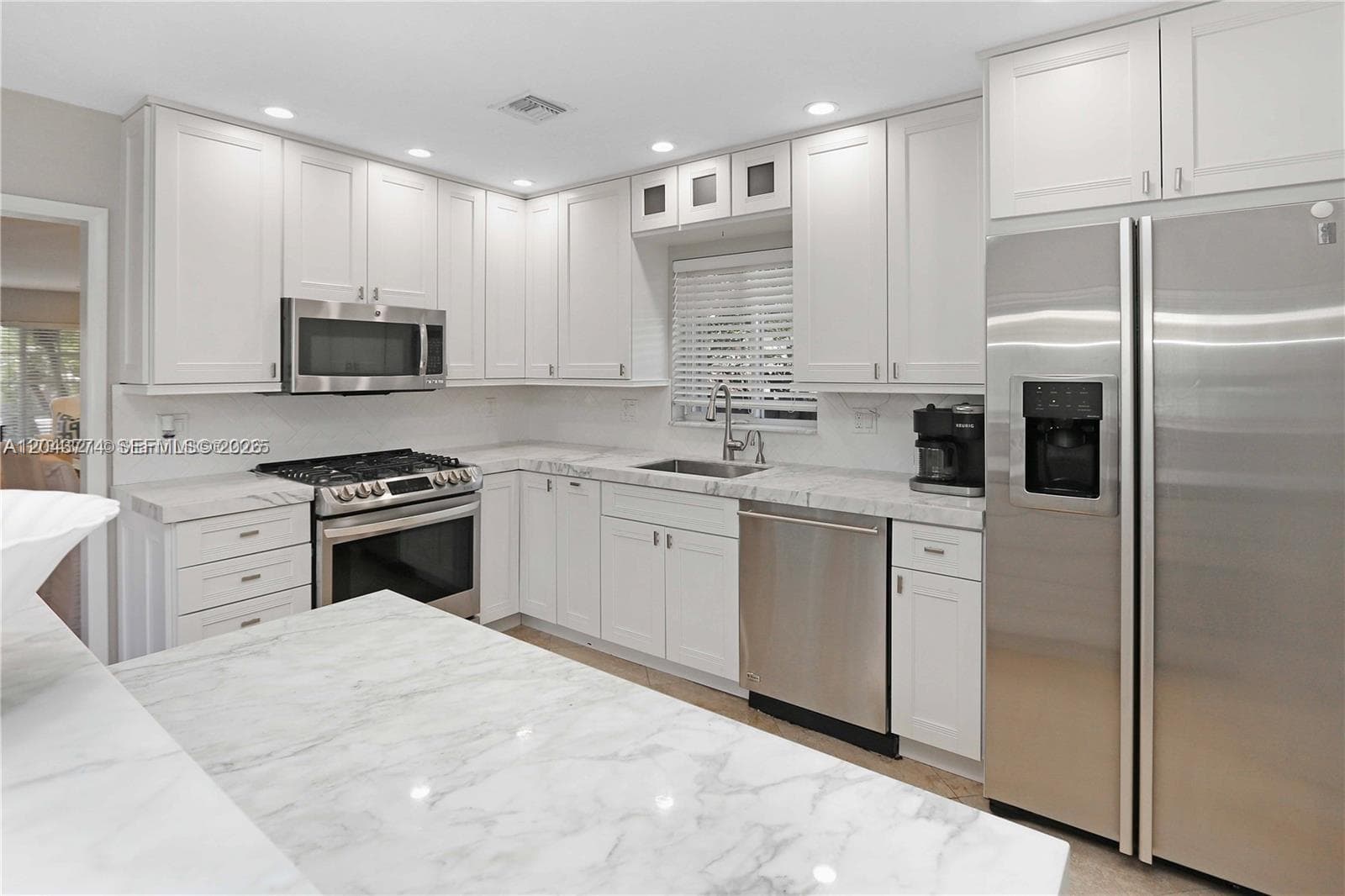 1147 Buchanan St, Hollywood, FL 33019 photo 2