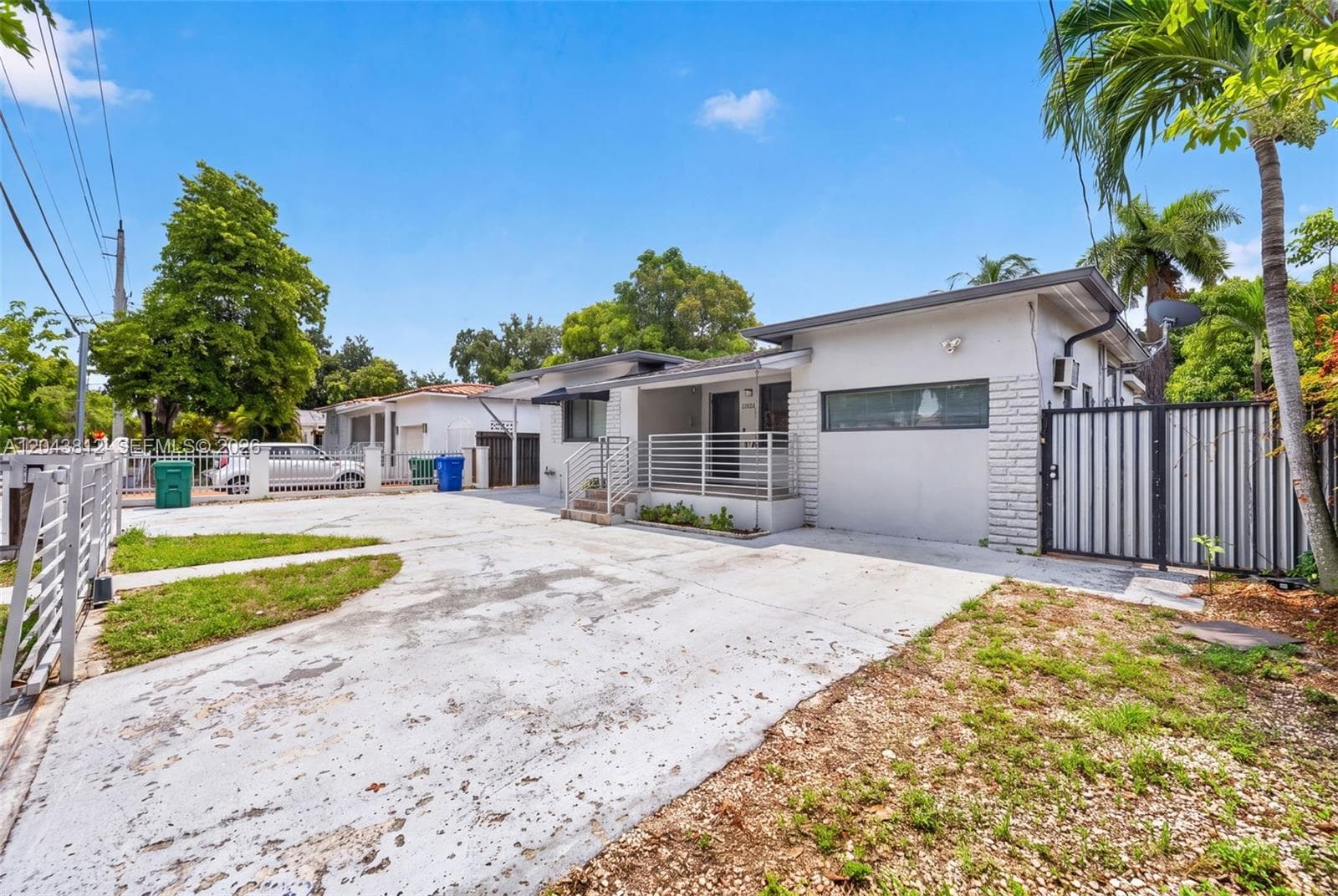 2360 SW 2nd St, Miami, FL 33135 photo 3