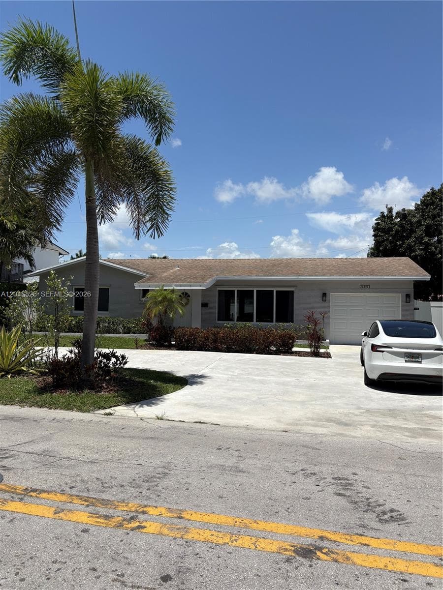 3397 NE 20th Ave, Oakland Park, FL 33306 photo 2