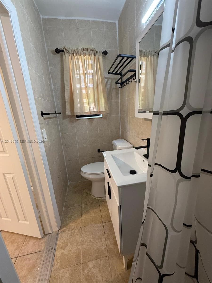 1301 NE 110th St # 3, Miami, FL 33161 photo 3