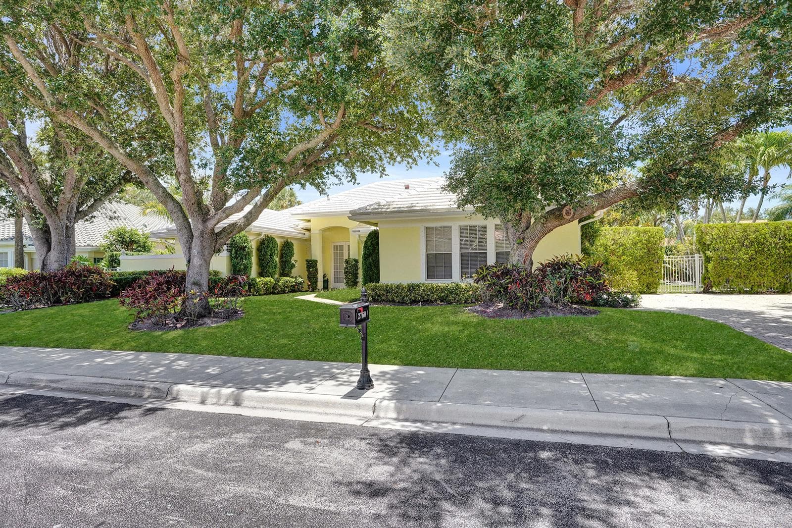 2760 Tecumseh Drive, West Palm Beach, FL 33409 photo 3