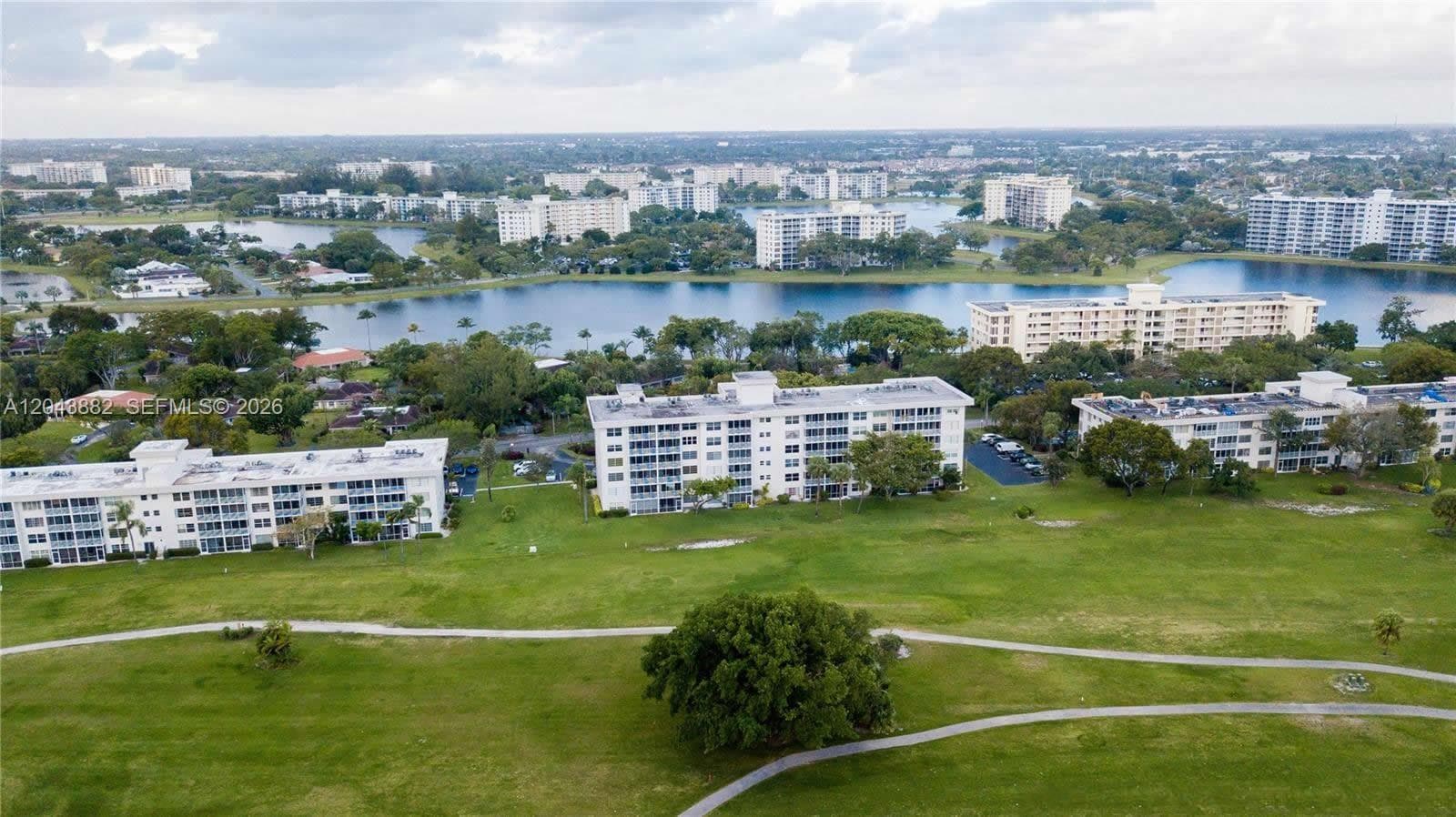 3200 N Palm Aire Dr # 305, Pompano Beach, FL 33069 photo 2