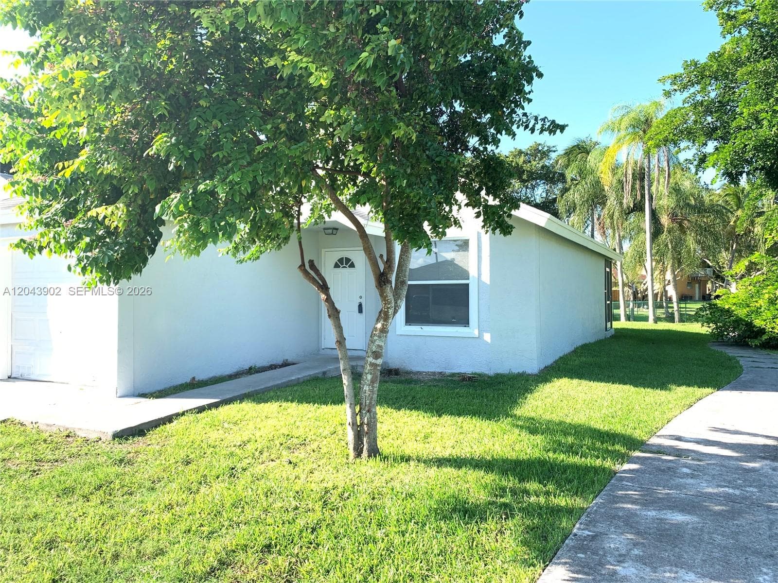 848 SW 10th St # n/a, Florida City, FL 33034 photo 2