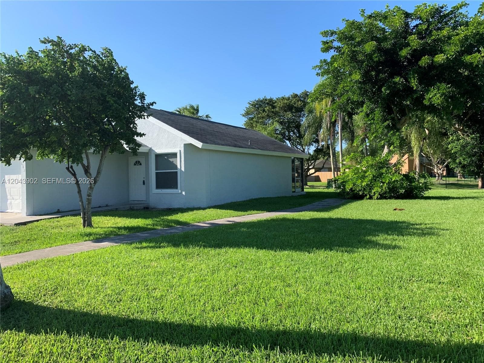 848 SW 10th St # n/a, Florida City, FL 33034 photo 3