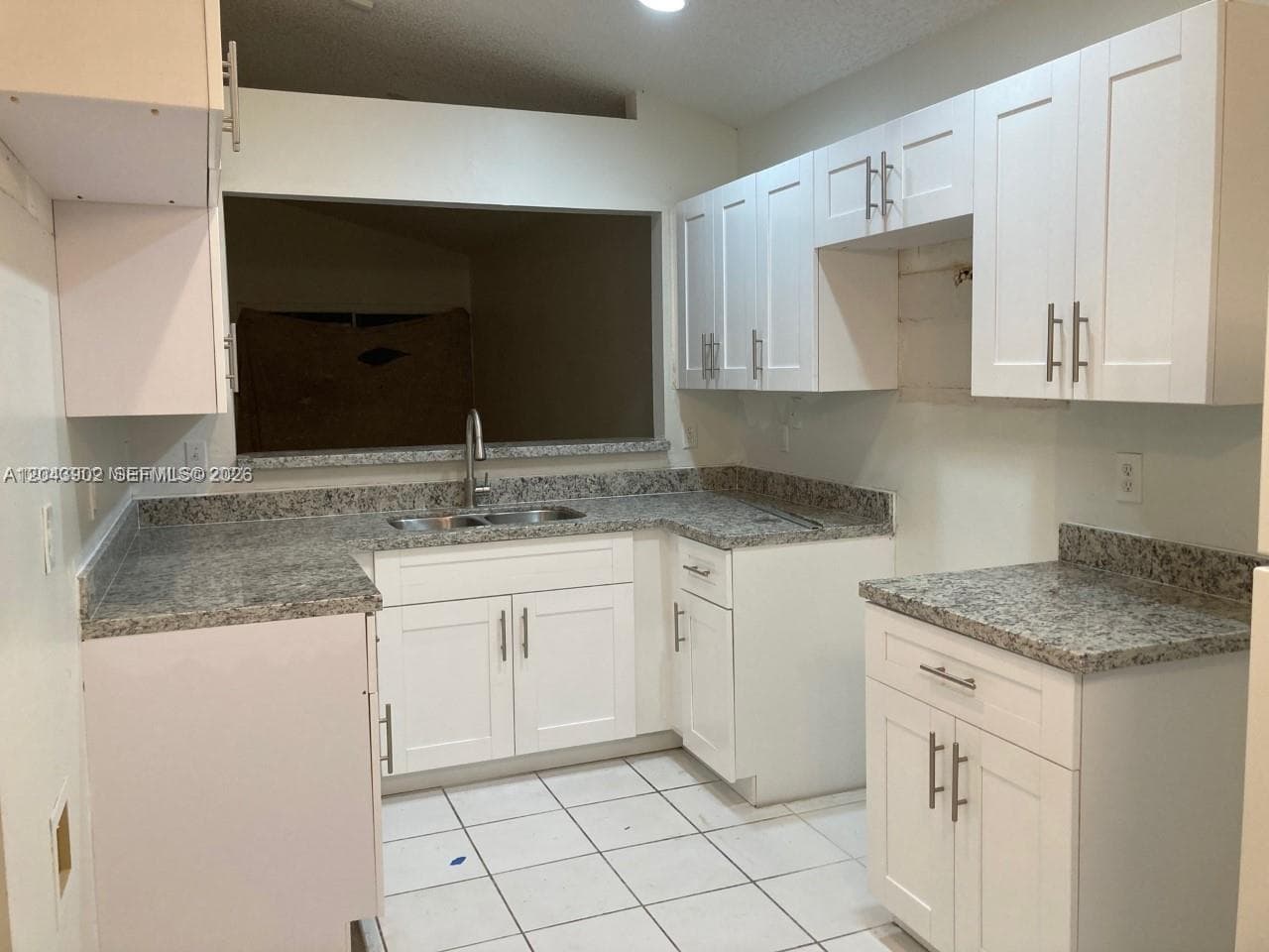 848 SW 10th St # n/a, Florida City, FL 33034 photo 5