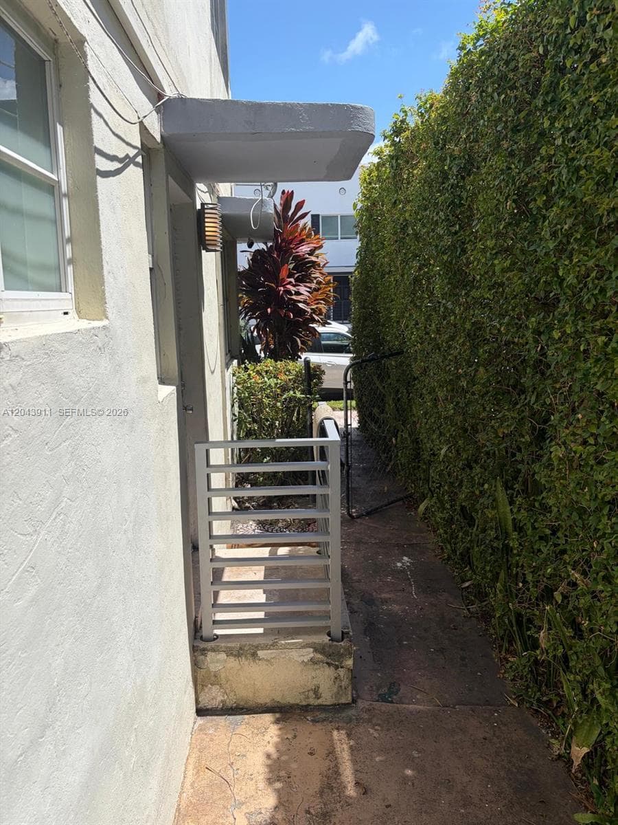 503 75th St # 517, Miami Beach, FL 33141 photo 3