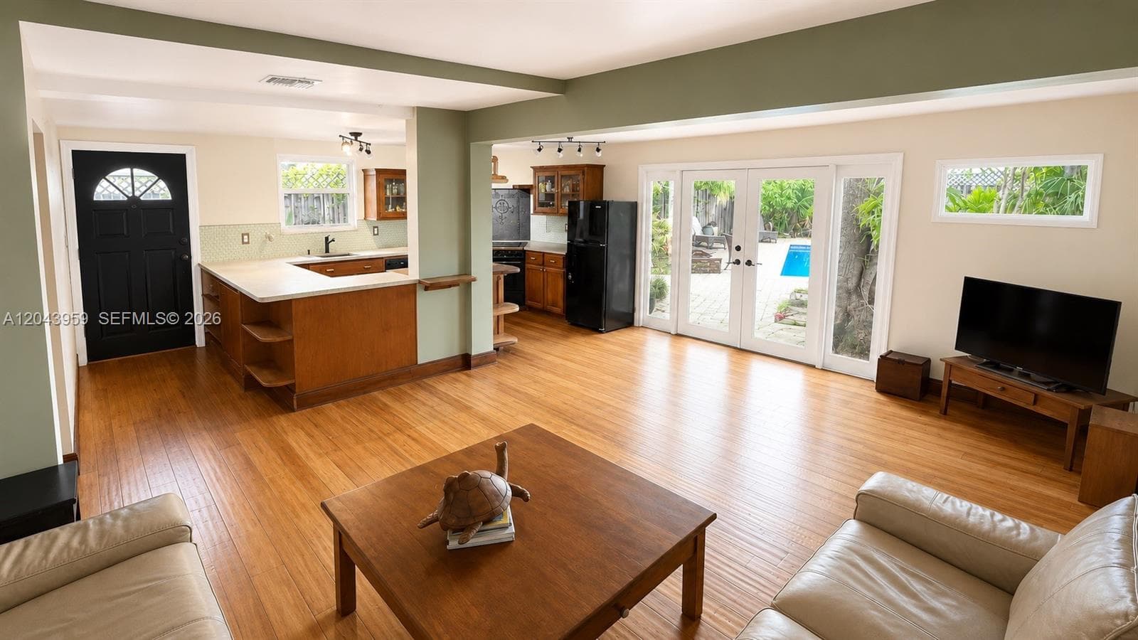 1401 NE 33rd St, Oakland Park, FL 33334 photo 5