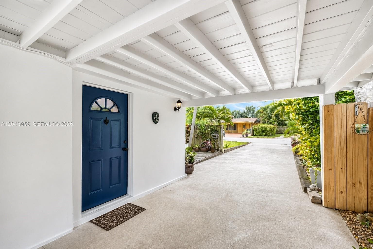 1401 NE 33rd St, Oakland Park, FL 33334 photo 4