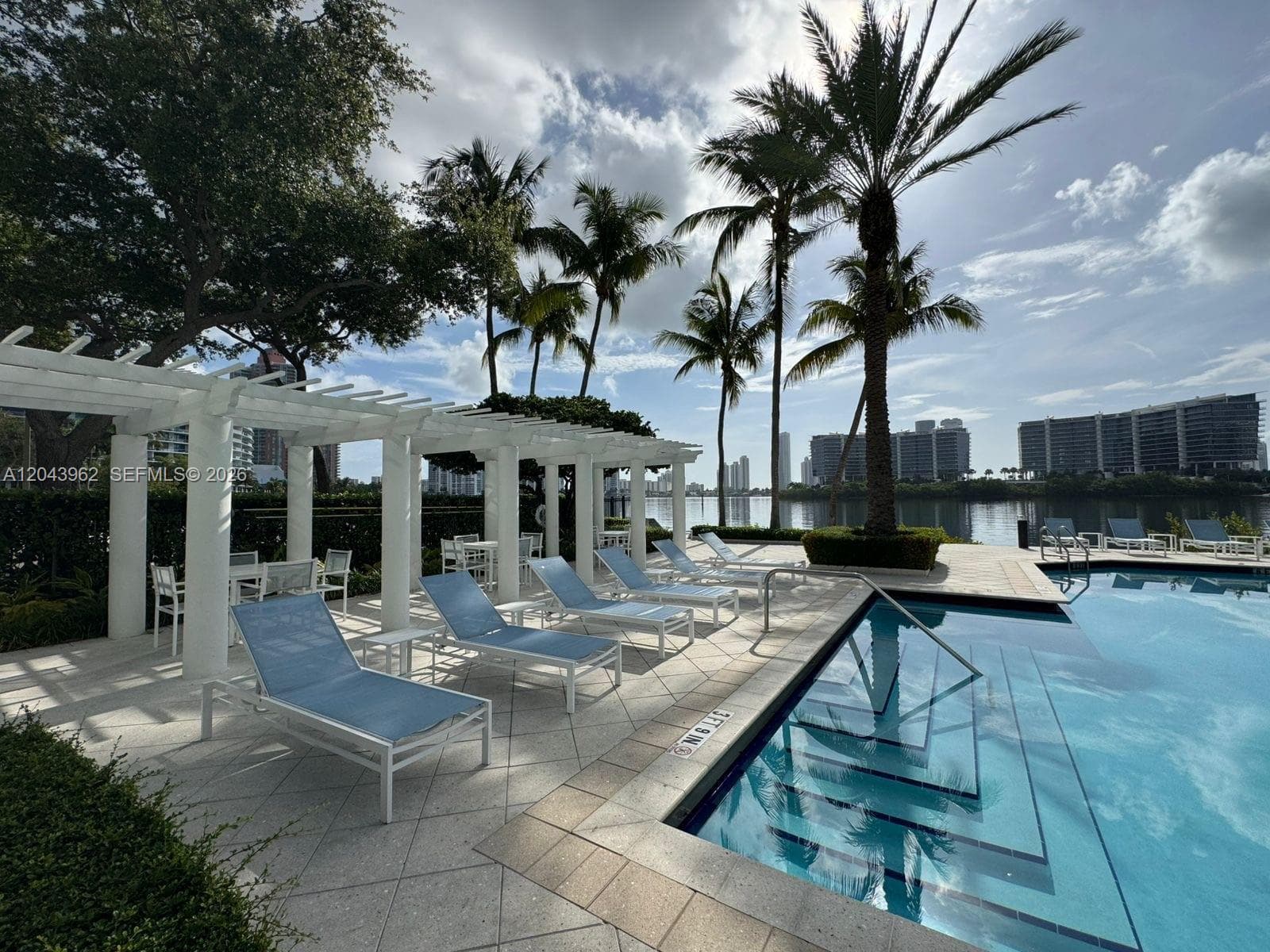 3235 NE 184th St # 11103, Aventura, FL 33160