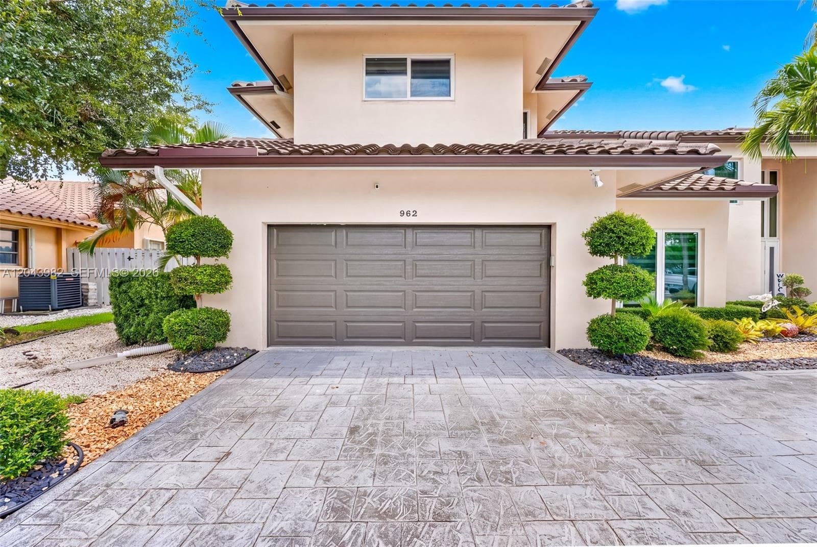 962 SW 93rd Ter, Plantation, FL 33324 photo 4