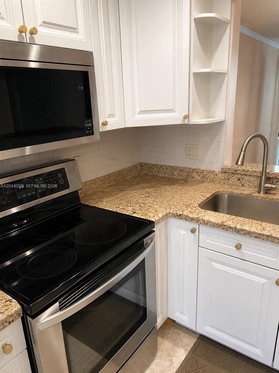 219 NE 14th Ave # 306, Hallandale Beach, FL 33009 photo 2
