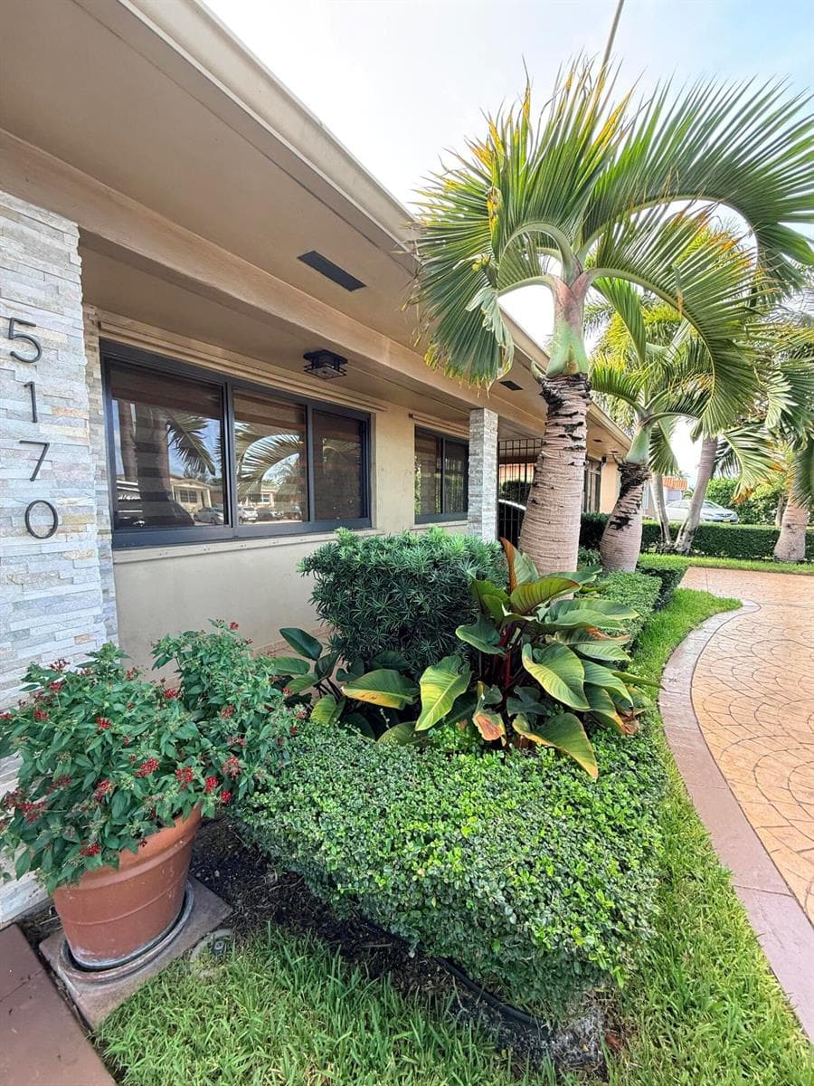 5170 Palm Avenue, Hialeah, FL 33012 photo 3