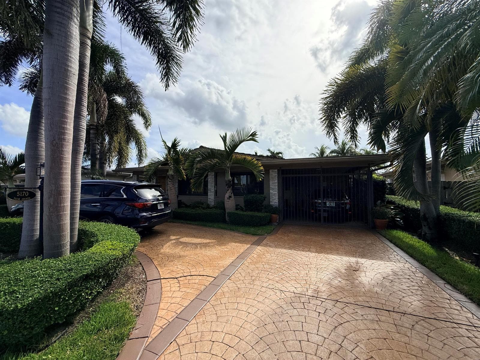 5170 Palm Avenue, Hialeah, FL 33012