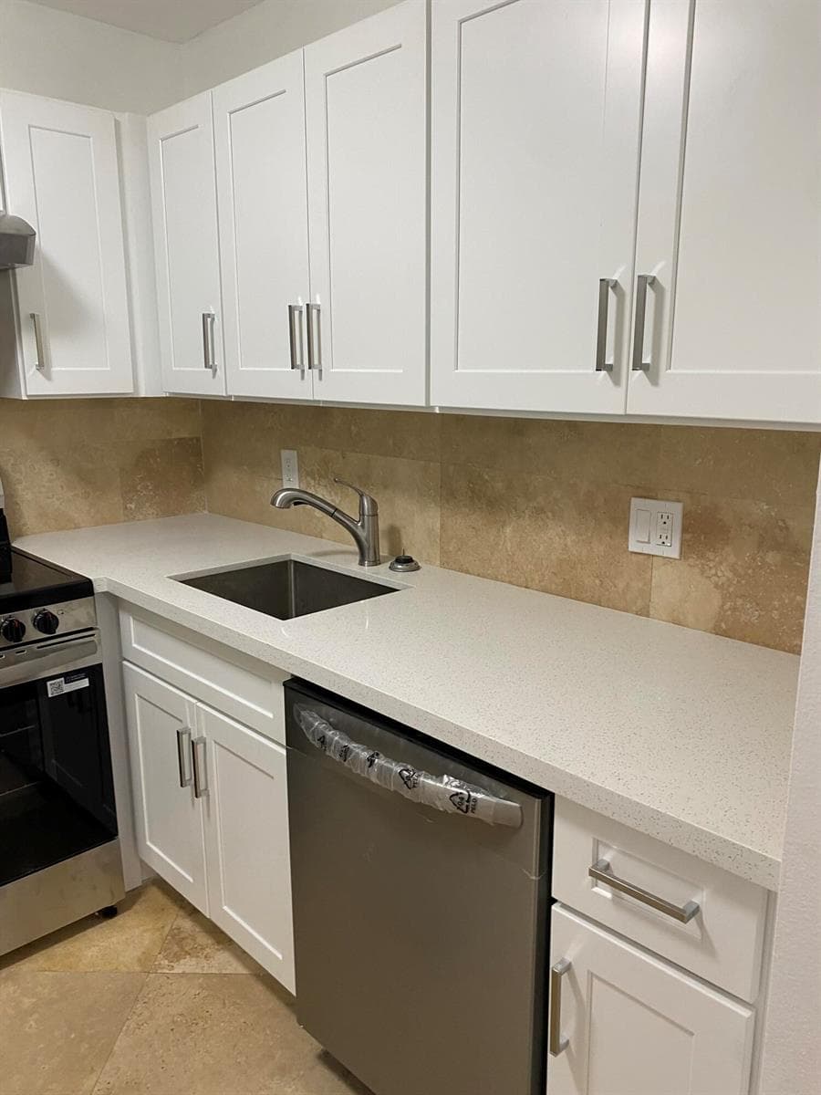 2840 Somerset Drive # 105 M, Lauderdale Lakes, FL 33311 photo 2