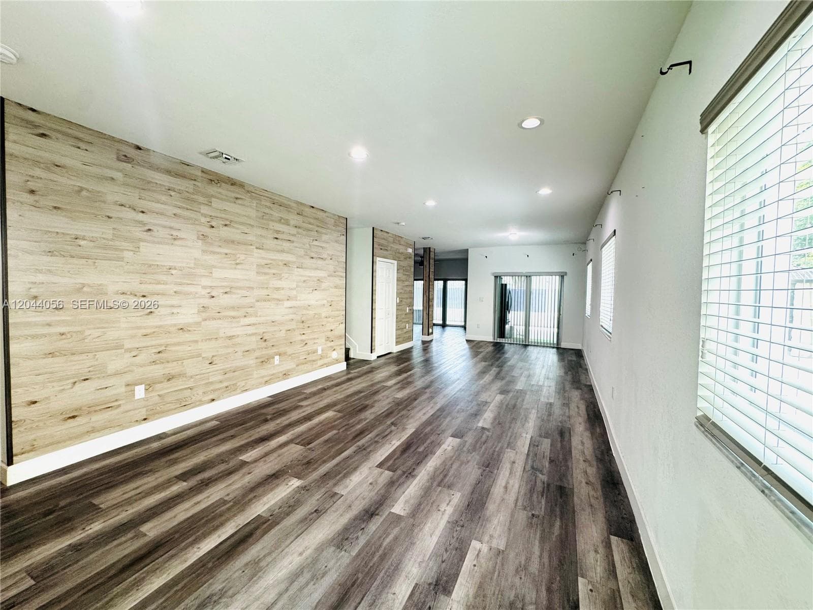 363 NE 35th Ter, Homestead, FL 33033 photo 4