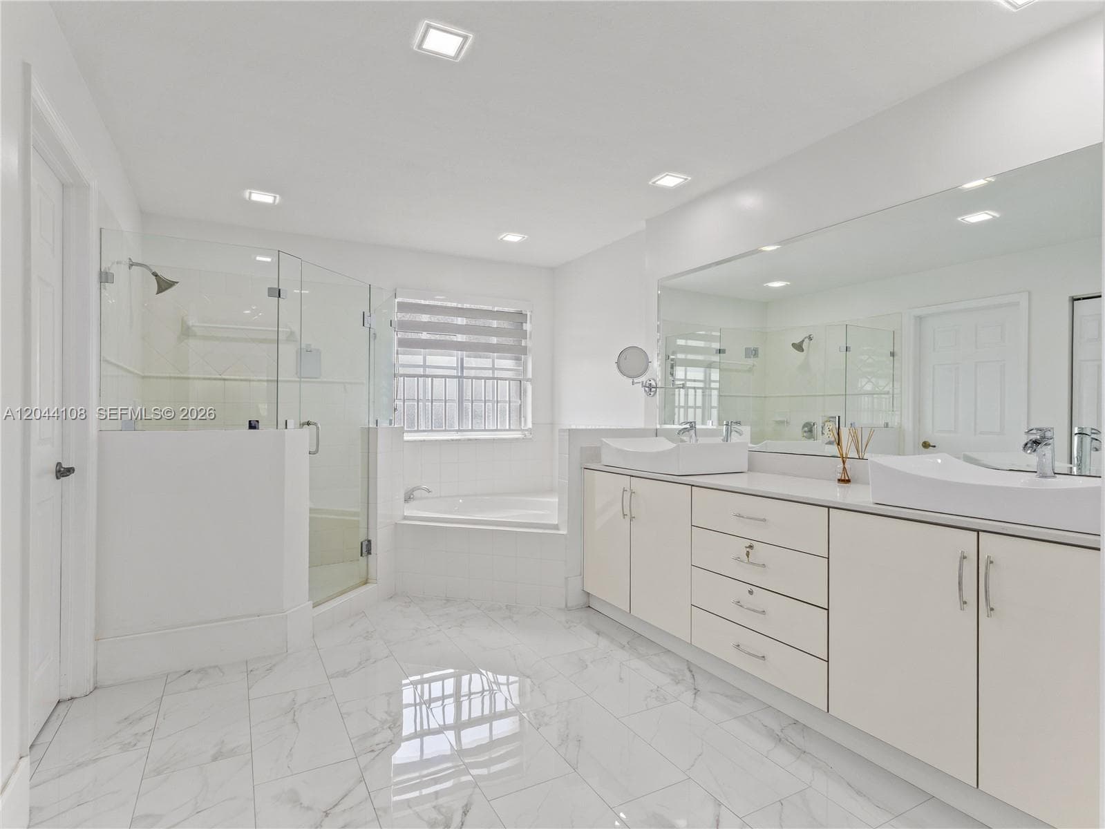 7086 NW 116th Ct, Doral, FL 33178 photo 5