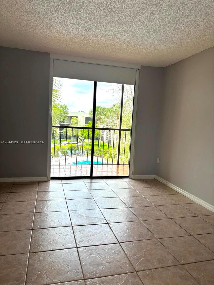 8025 SW 107th Ave # 313, Miami, FL 33173 photo 3