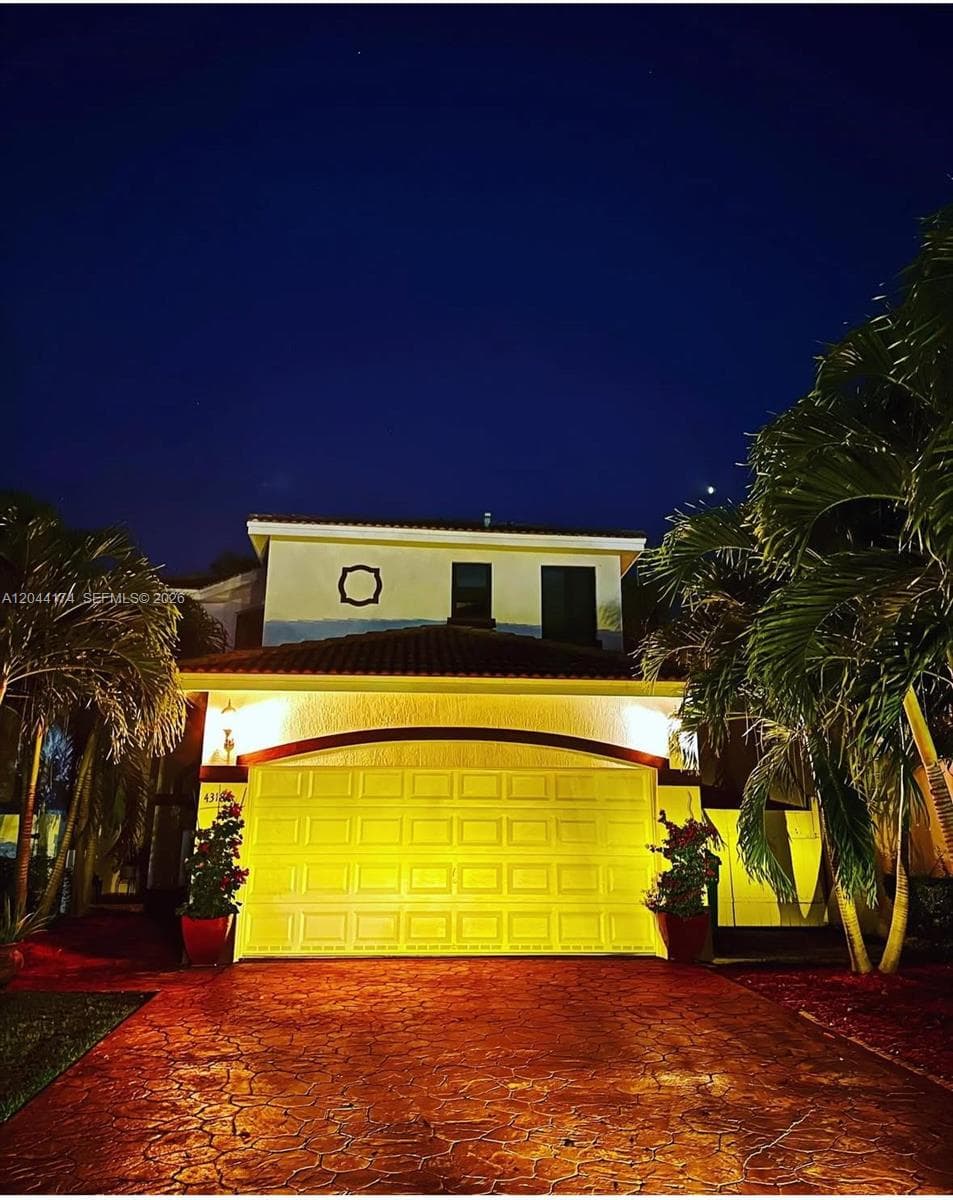 4318 NW 113th Pl, Doral, FL 33178 photo 2