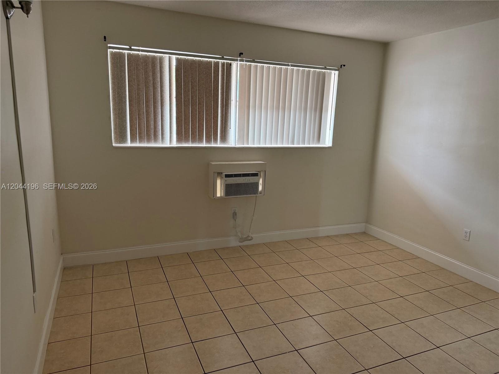 19001 NE 2nd Ave # 1404, Miami, FL 33179 photo 2