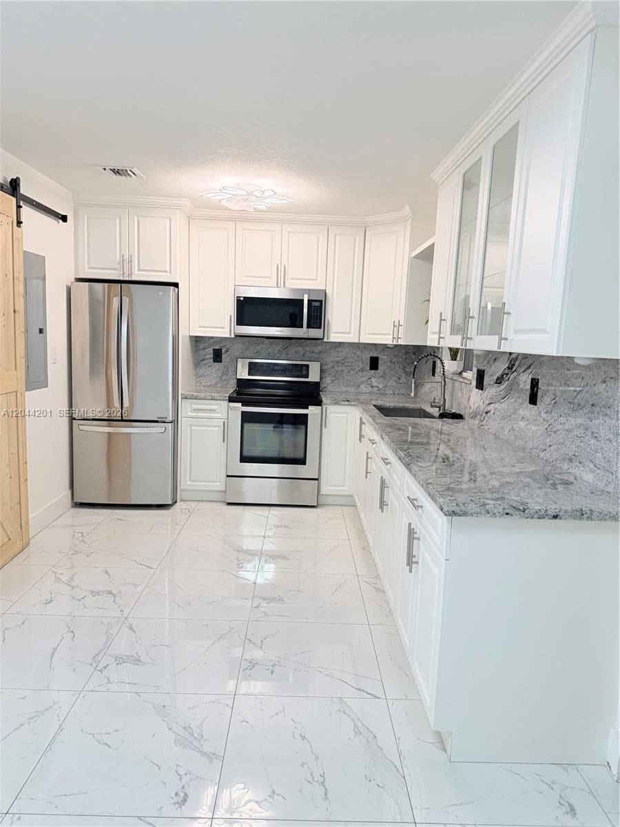 119 SW 6th Ln # 119, Florida City, FL 33034 photo 4