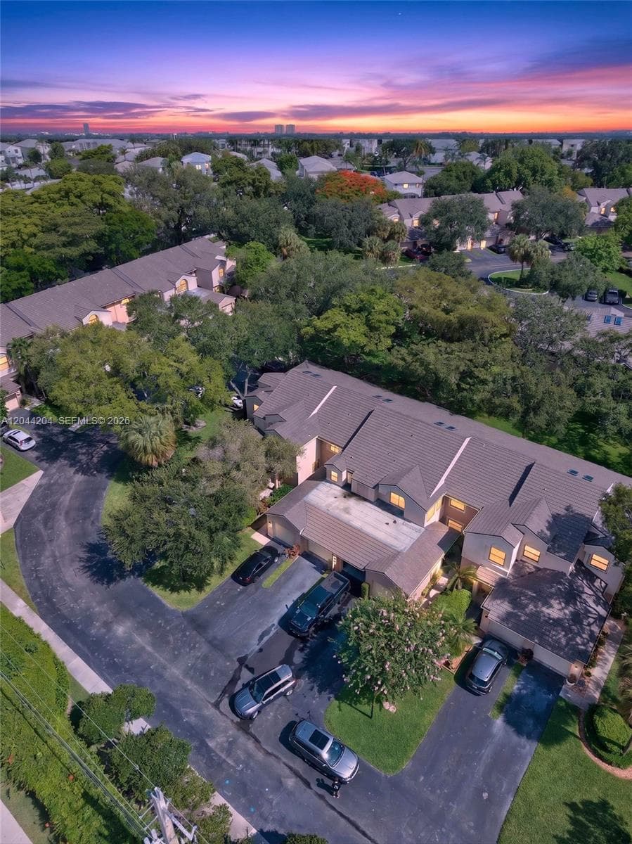 73 NW 98th Ter, Plantation, FL 33324 photo 3