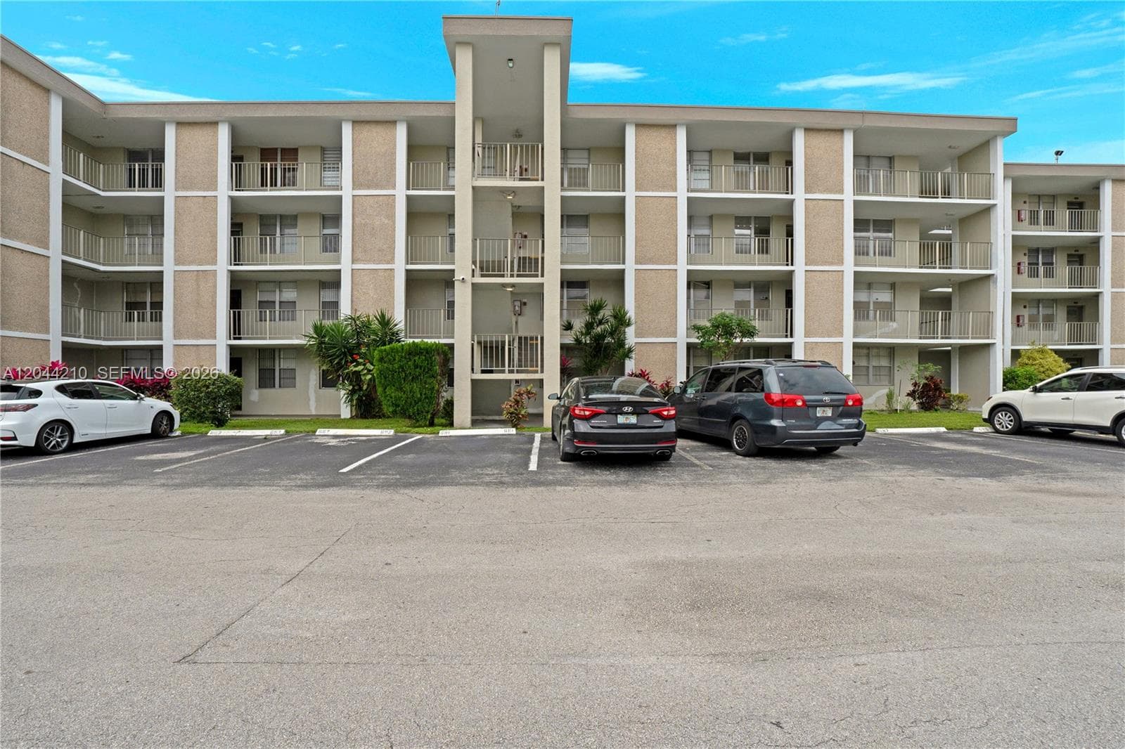 2901 NW 48th Ave # 355, Lauderdale Lakes, FL 33313