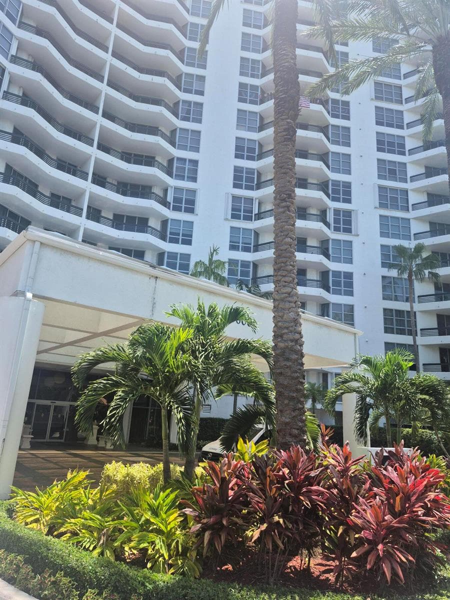 3600 Mystic Pointe Drive # 1202, Aventura, FL 33180 photo 4