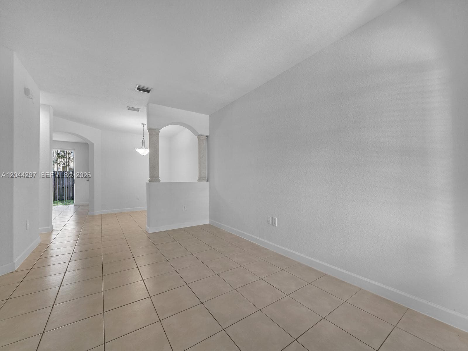 2482 SE 15th Ct, Homestead, FL 33035 photo 2