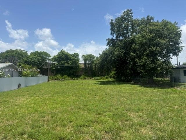 10420 NW 6 AVE, Miami, FL 33150 photo 2
