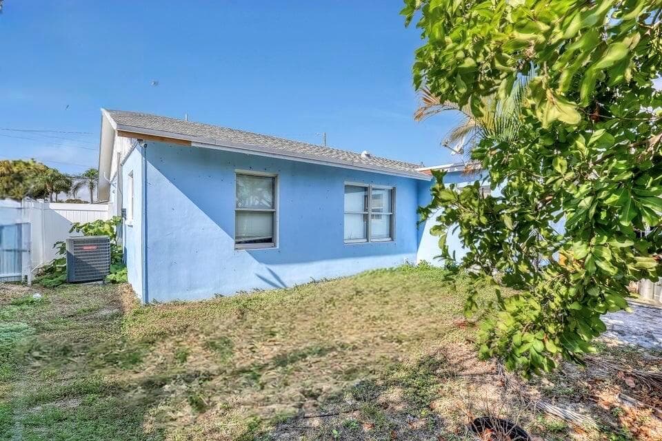 3308 Lake Avenue, West Palm Beach, FL 33405 photo 2