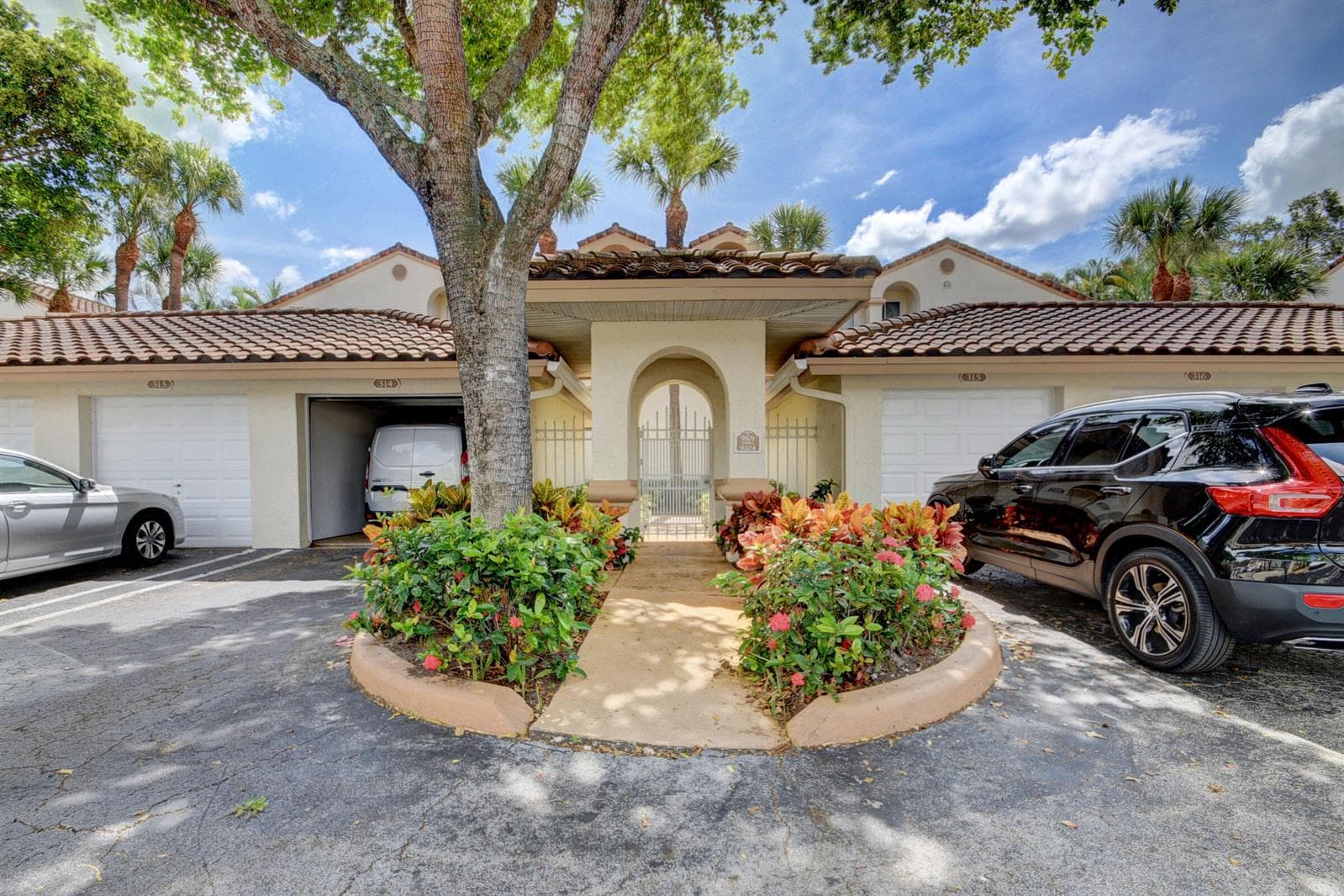 9204 Glenmoor Drive, West Palm Beach, FL 33409 photo 2