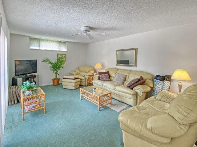62 Springdale Circle, Palm Springs, FL 33461 photo 4