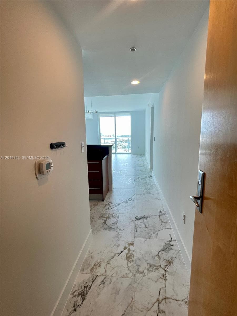 253 NE 2nd St # 2409, Miami, FL 33132 photo 3